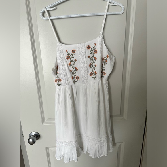 Patrons of peace white linen dress with embroidery Large - Picture 2 of 4